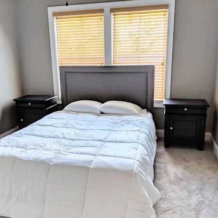 Spacious Deluxe House For You, Your Family And Friends 샬럿 외부 사진
