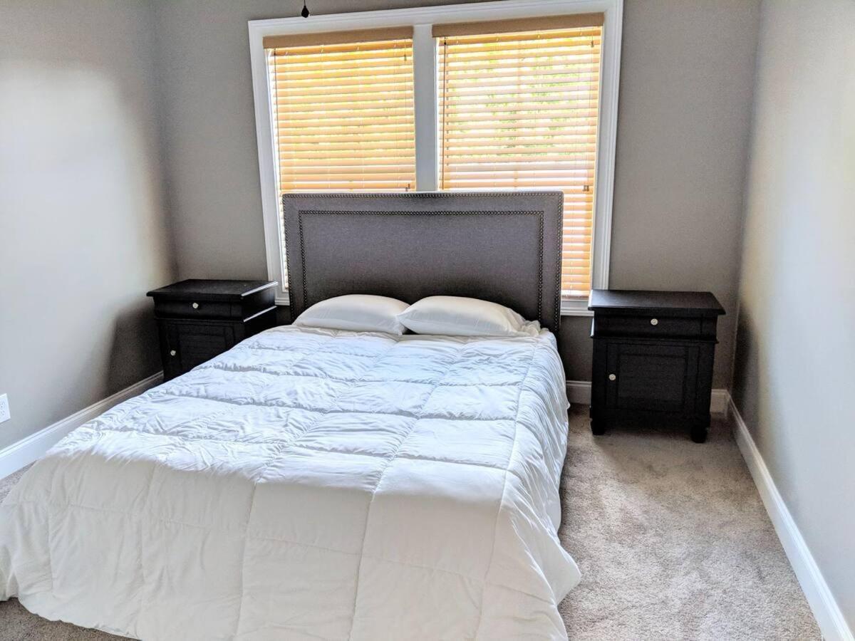 Spacious Deluxe House For You, Your Family And Friends 샬럿 외부 사진