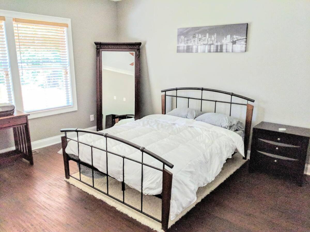 Spacious Deluxe House For You, Your Family And Friends 샬럿 외부 사진